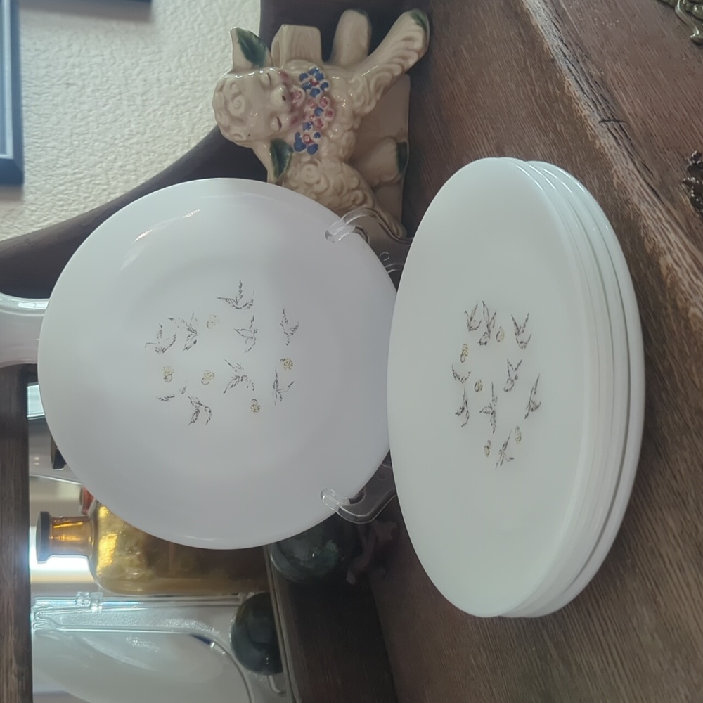 Vintage Fire King plates - 5 plates